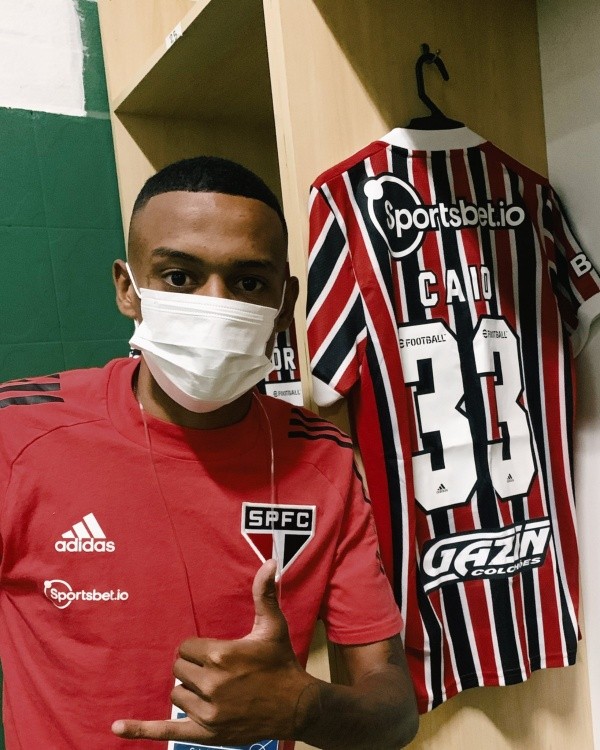 Caio já estreou nos profissionais (Foto: Twitter oficial do São Paulo FC)