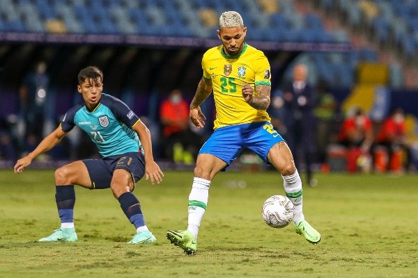 Foto:Heber Gomes/AGIF | Douglas Luiz está na mira do Tottenham