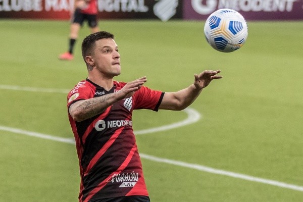 Kayzer: na mira do Fortaleza (Foto: Robson Mafra/AGIF) Kayzer: na mira do Fortaleza (Foto: Robson Mafra/AGIF)