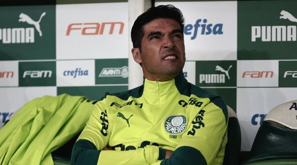 Abel Ferreira no duelo contra o Água Santa (Foto: Ettore Chiereguini/AGIF)