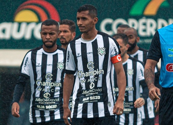Foto: Patrick Floriani/FFC/ Andrew também está lesionado e será reavaliado pelo DM do Figueirense. 