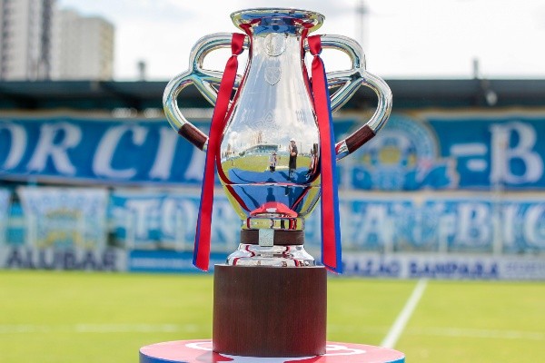 Foto: Fernando Torres/AGIF -Taça estrela do norte que representa o título de campeão paraense
