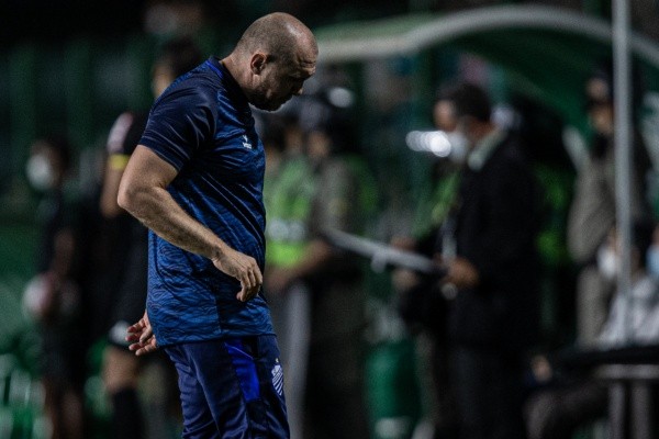 (Foto: Heber Gomes/AGIF) Mozart poderá estar de volta ao CSA no próximo sábado