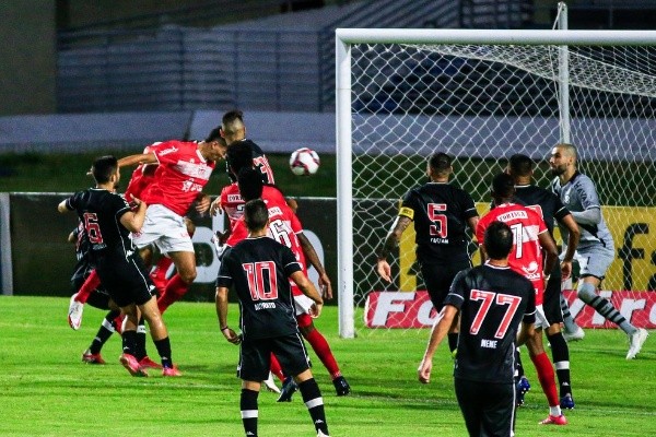 Foto: Ailton Cruz/Gazeta de Alagoas. CRB em confronto contra o Vasco da Gama pela série B do Campeonato Brasileiro de 2021.