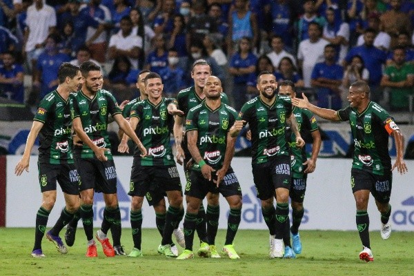 Fernando Moreno/AGIF/ América-MG comemorando gol no clássico contra o Cruzeiro. Fernando Moreno/AGIF/ América-MG comemorando gol no clássico contra o Cruzeiro.