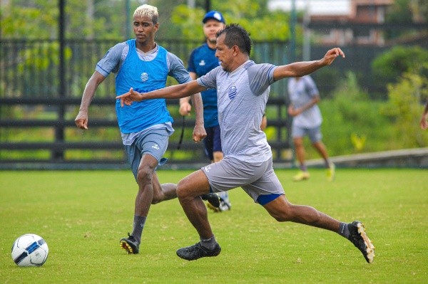 Foto: (Flickr Oficial CSA/Augusto Oliveira/CSA) - Didira durante treinamento do CSA