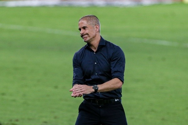 MT - Cuiaba - 26/07/2021 - BRASILEIRO A 2021, CUIABA X CORINTHIANS - Sylvinho tecnico do Corinthians durante partida contra o Cuiaba no estadio Arena Pantanal pelo campeonato Brasileiro A 2021. Foto: Gil Gomes/AGIF