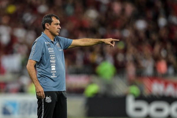 (Foto: Thiago Ribeiro/AGIF) Lucas Pires ganah destaque no Santos
