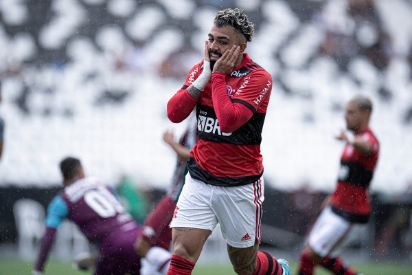 Foto:Jorge Rodrigues/AGIF | Gabigol recebe provocações no Fla x Flu