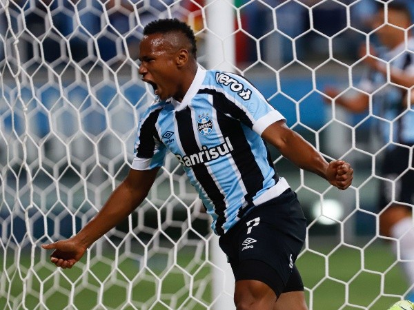 O prazo estipulado pelo departamento médico é de duas semanas -Foto: Maxi Franzoi/AGIF