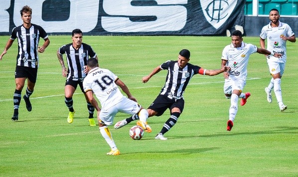 Foto: (R.Pierre/AGIF) - Revelado pelas categorias de base do Figueirense, Patrick vinha sendo titular e capitão da equipe até machucar o joelho