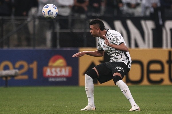 Cantillo pode perder vaga no time - Foto: Ettore Chiereguini/AGIF