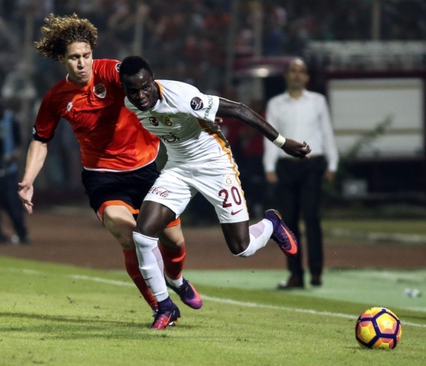 Foto: (Anadolu Agency/Getty Images) - Renan Foguinho, à esquerda, atuou no futebol turco entre 2015 a 2020