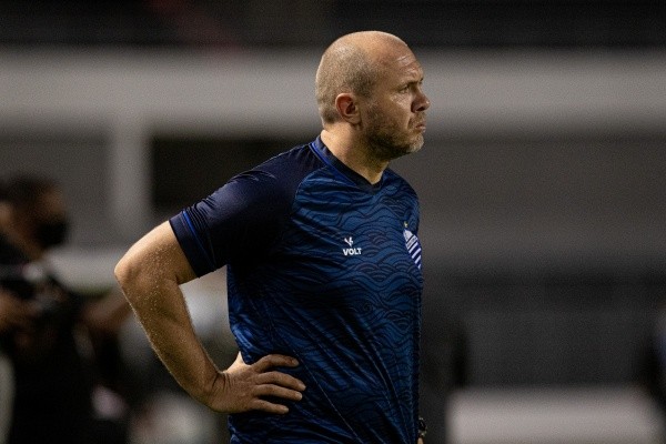 Foto: (Celio Junior/AGIF) - Mozart tem desfalques certos para o próximo jogo do CSA