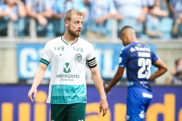 Foto: Pedro H. Tesch/AGIF – Jogador defendeu as cores do Goiás em 2020 durante a Série A