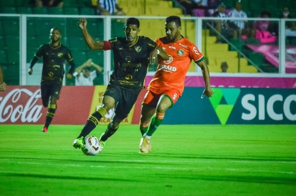 Foto: (R.Pierre/AGIF) - Desde 2021 no Figueirense, Oberdan interessa ao Criciúma