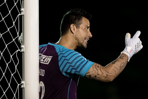 Foto: Jorge Rodrigues/AGIF – Fábio em ação pelo Fluminense