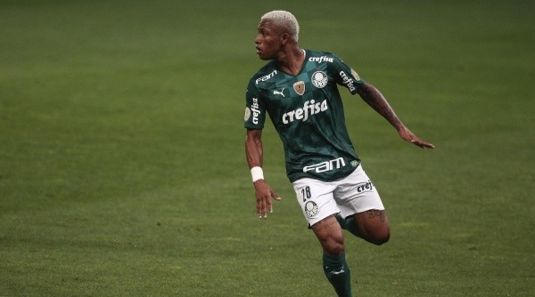Danilo chama a atenção do futebol europeu e pode deixar o Palmeiras (Foto: Ettore Chiereguini/AGIF)