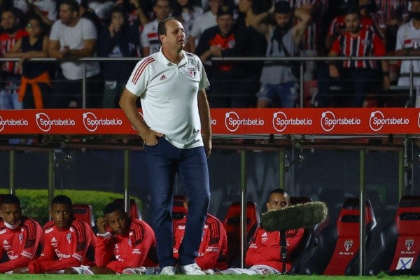 Marcello Zambrana/AGIF/ Rogério Ceni em campo pelo São Paulo. 