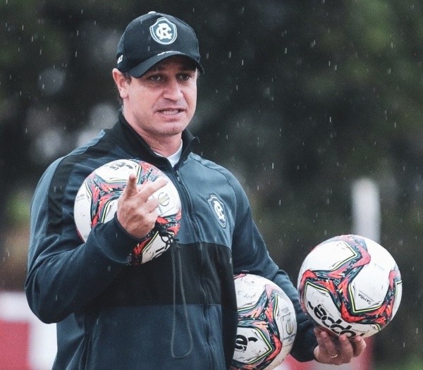 Foto: Ascom/Remo/ Felipe Conceição quando treinou o Retrô.