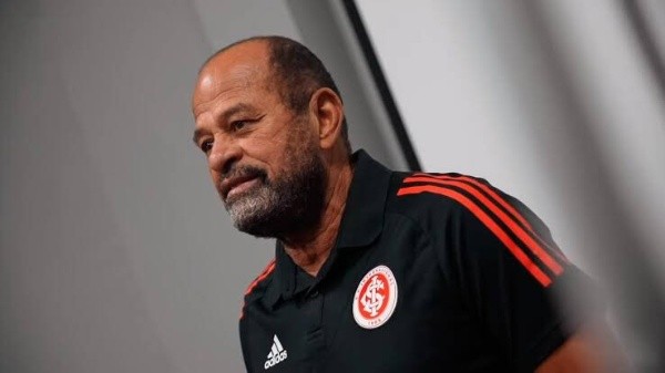 Paixão agora vestirá azul - Foto: Ricardo Duarte/Internacional Paixão agora vestirá azul - Foto: Ricardo Duarte/Internacional