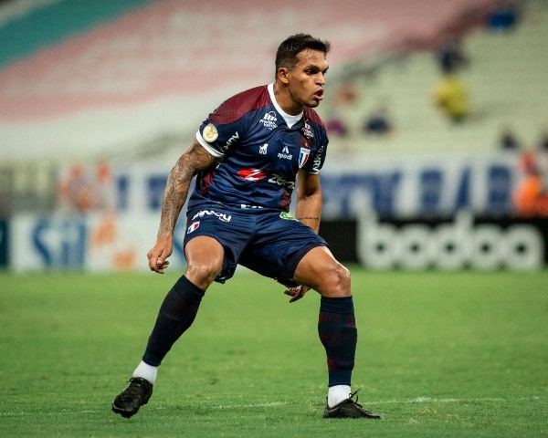 Robson segue fora do time - Foto: Pedro Chaves/AGIF