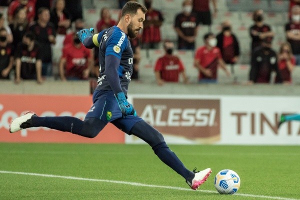 Robson Mafra/AGIF/ Walter em campo pelo Cuiabá. 