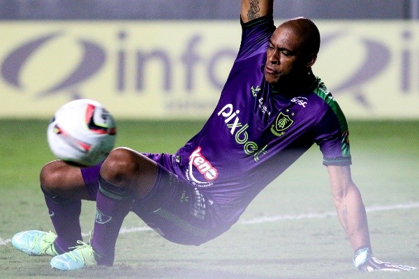 Jailson em ação durante estreia pelo América-MG| Foto: Fernando Moreno/AGIF Jailson em ação durante estreia pelo América-MG| Foto: Fernando Moreno/AGIF