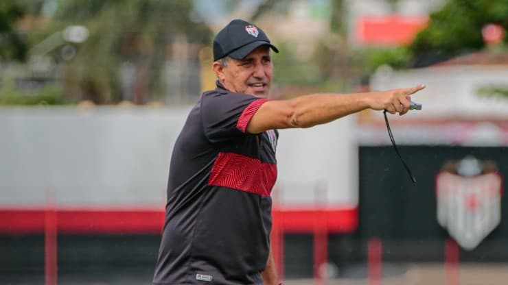 Flickr Oficial Atlético Goianiense/Bruno Corsino/ACG. Eduardo Souza em treino no Atlético-GO.  