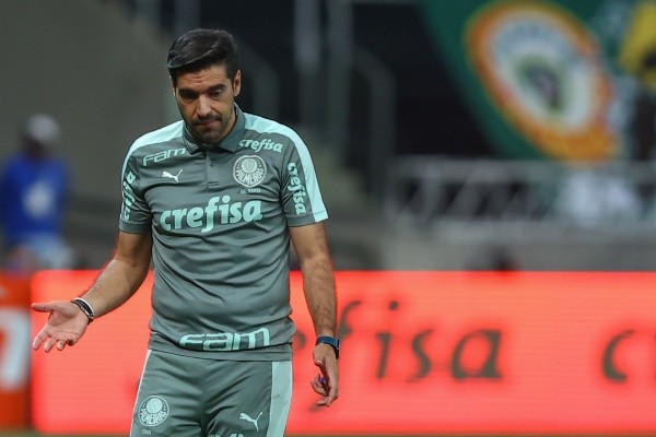 Abel Ferreira pediu a contratação de um centroavante para o Palmeiras (Foto: Marcello Zambrana/AGIF)
