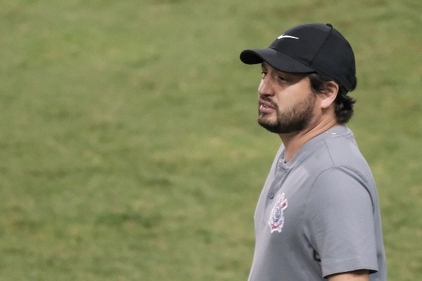 Marcello Zambrana/AGIF/ Arthur Elias, técnico do Timão. 