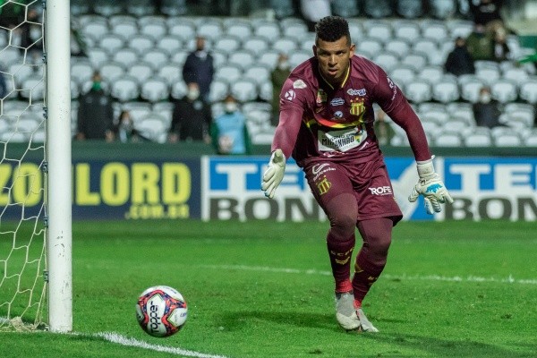 Foto: Robson Mafra/AGIF – Luiz Daniel está desde 2021 no Sampaio, onde foi titular durante a Série B