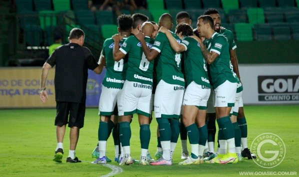 Foto: (Flickr Oficial Goiás/Rosiron Rodrigues/Goiás EC) - O Goiás deve dar rodagem a seu elenco no próximo jogo do Campeonato Goiano