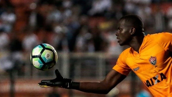 Foto: (Ale Cabral/AGIF) - O Vitória está atrás de um goleiro após perder Caíque para o Rochester New York FC