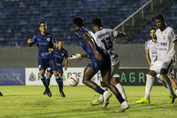 Foto: (Flickr Oficial Londrina/Ricardo Chicarelli/ Londrina EC.) - Gustavo Blanco, à esquerda, pode ser uma das novidades do Londrina