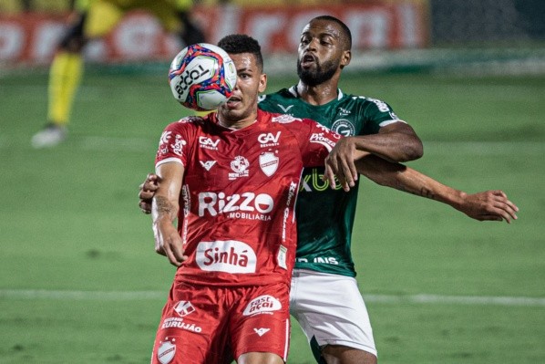Foto: Heber Gomes/AGIF – Jogador já tem dez gols com a camisa do Vila Nova em pouco mais de uma temporada