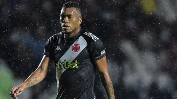 Cangá não fica no Vasco (Foto: Thiago Ribeiro/AGIF)