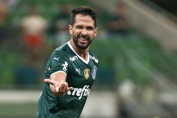 Foto: Marcello Zambrana/AGIF – Luan foi titular em cinco partidas da temporada, mas está de fora do jogo de ida pela Recopa