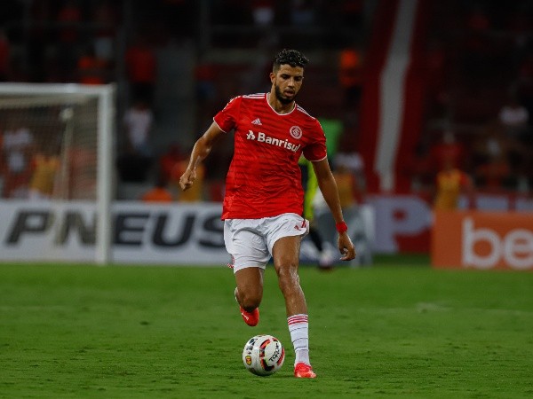 Kaique vem tendo bons minutos com a camisa do Inter - Foto: Maxi Franzoi/AGIF