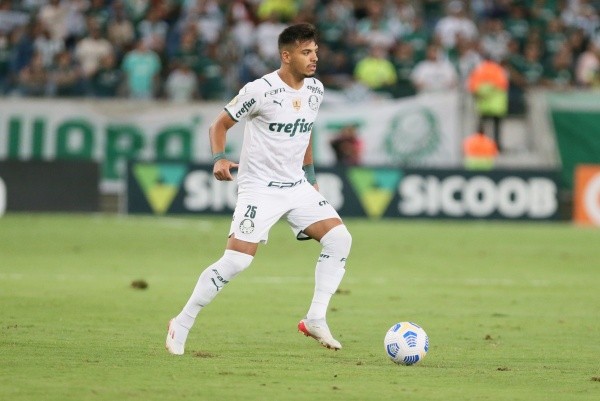 Foto:Gil Gomes/AGIF | Gabriel Menino interessa ao Santos