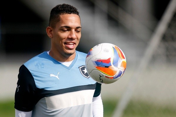 Gilberto em sua primeira passagem pelo Botafogo - Foto: Vitor Silva / SSPress