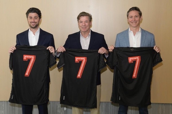 Foto: Twitter Oficial CR Vasco da Gama/Divulgação     Vasco assina pré-acordo com a 777 Partners