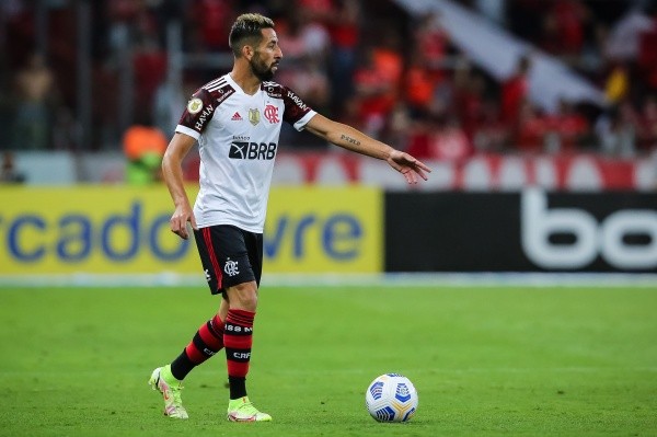 Foto: Pedro H. Tesch/AGIF – Isla quer seguir no Fla e cumprir seu acordo até o fim deste ano