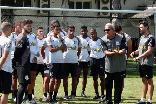 (Foto:PontePress;DiegoAlmeida) Eberlin explica por qual motivo escolheu Hélio dos Anjos para treinar a Ponte