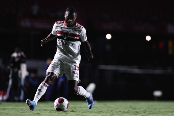 Foto: (Ettore Chiereguini/AGIF) - Nikão é desfalque certo do São Paulo para o próximo jogo do Campeonato Paulista