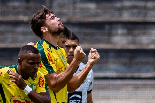 Foto: (Diogo Reis/AGIF) - Destaque no Mirassol, Zeca atraiu a atenção do Cruzeiro