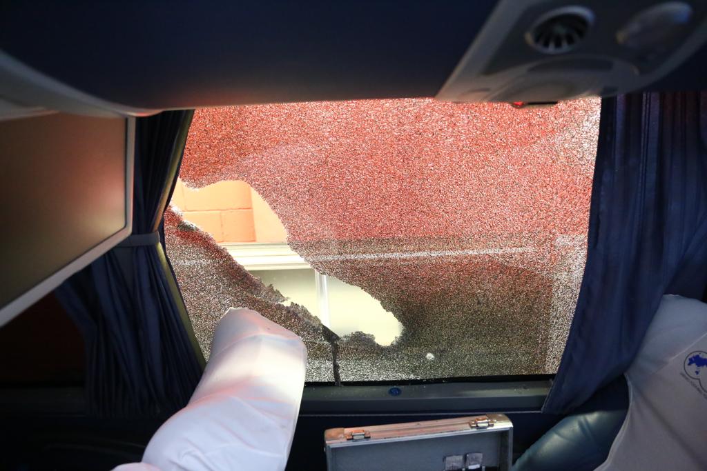 Twitter/ Divulgação/ 'Um tablet nas mãos'; Relatos do ataque ao ônibus do Grêmio que deixou ao menos 10 jogadores feridos