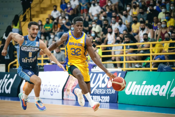 Foto: Marcos Limonti/SFB - Georginho em quadra pela seleção brasileira Foto: Marcos Limonti/SFB - Georginho em quadra pela seleção brasileira