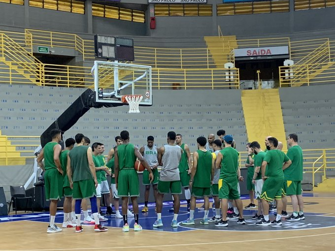 Imagem Divulgação CBB - Jogadores do Brasil durante treino Imagem Divulgação CBB - Jogadores do Brasil durante treino