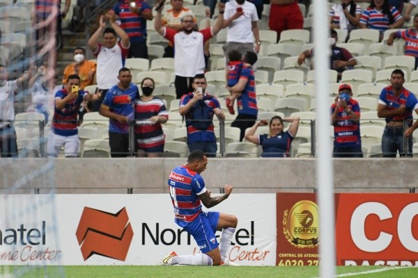 Kely Pereira/AGIF – Defensor está em ótima fase no Leão